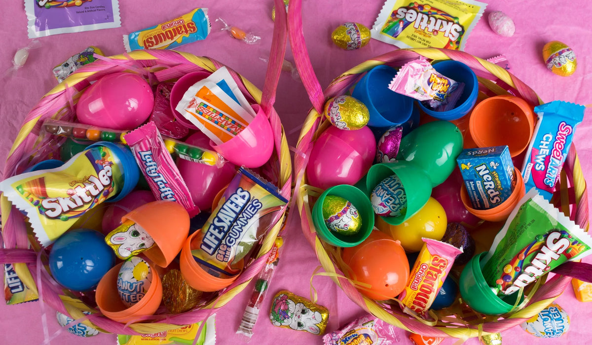 50 Pre-Filled Easter Eggs with Candies, Chocolates & Toys Q9235