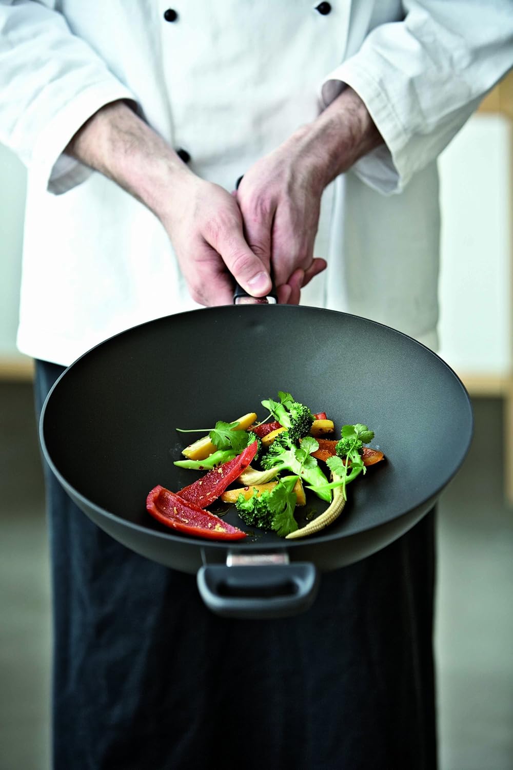 Black 12-1/2-Inch Wok Z644
