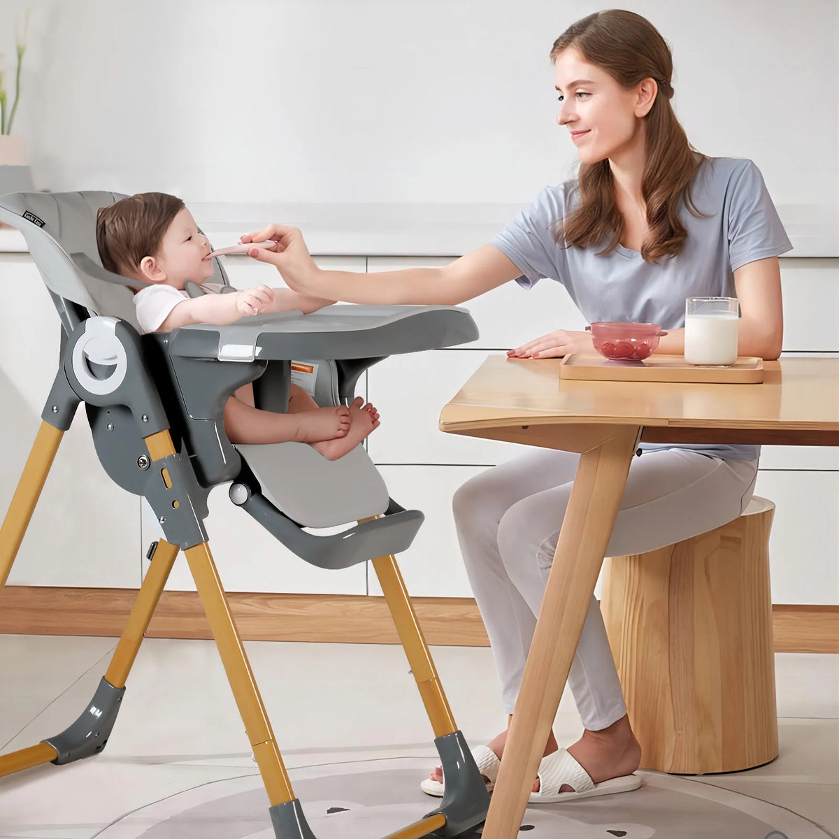 Foldable High Chair with Detachable Double Trays O717149