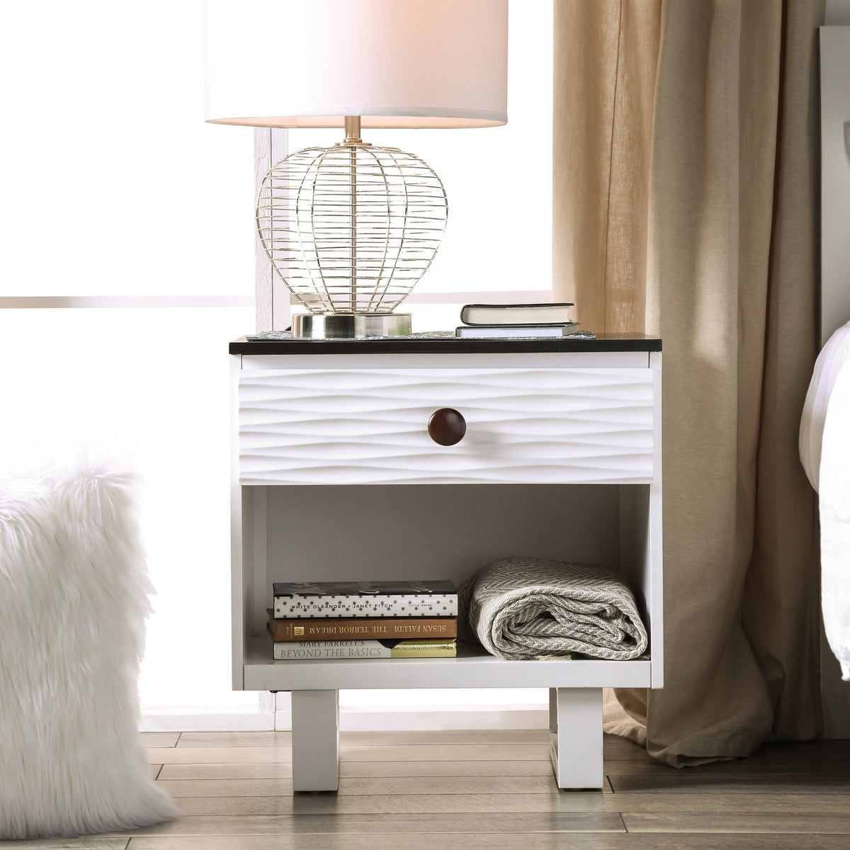 White Solid Wood 1 Drawer Nightstand P683793
