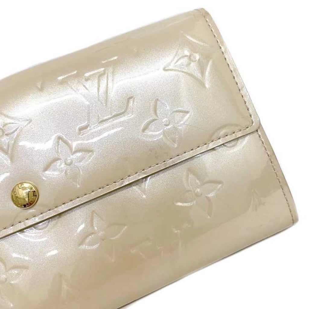 Pre-Owned Beige Monogram Verni Patent Leather Long Bi-Fold Wallet S82059