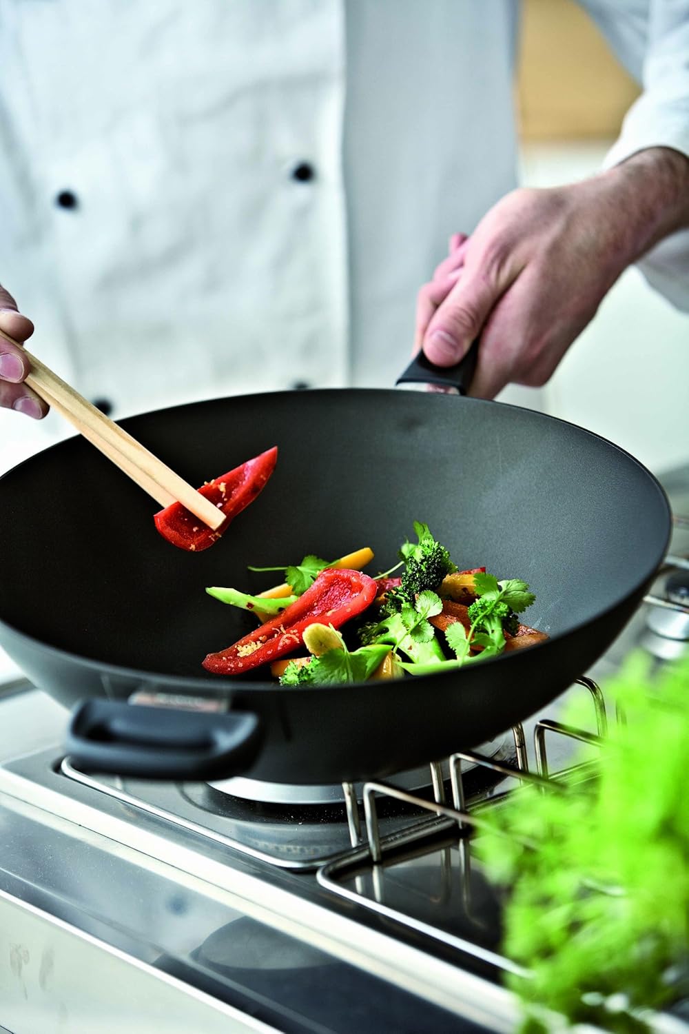 Black 12-1/2-Inch Wok Z644