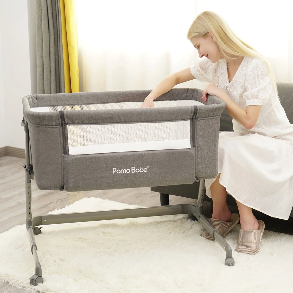 Grey Bassinet with Wheels and Folding Frame G523348