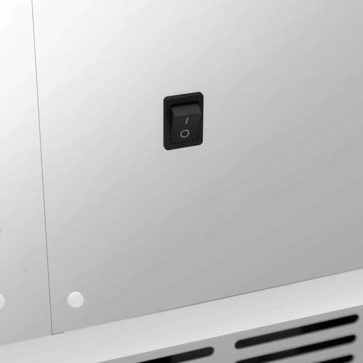 White Free Standing and Undercounter Ice Maker S30083
