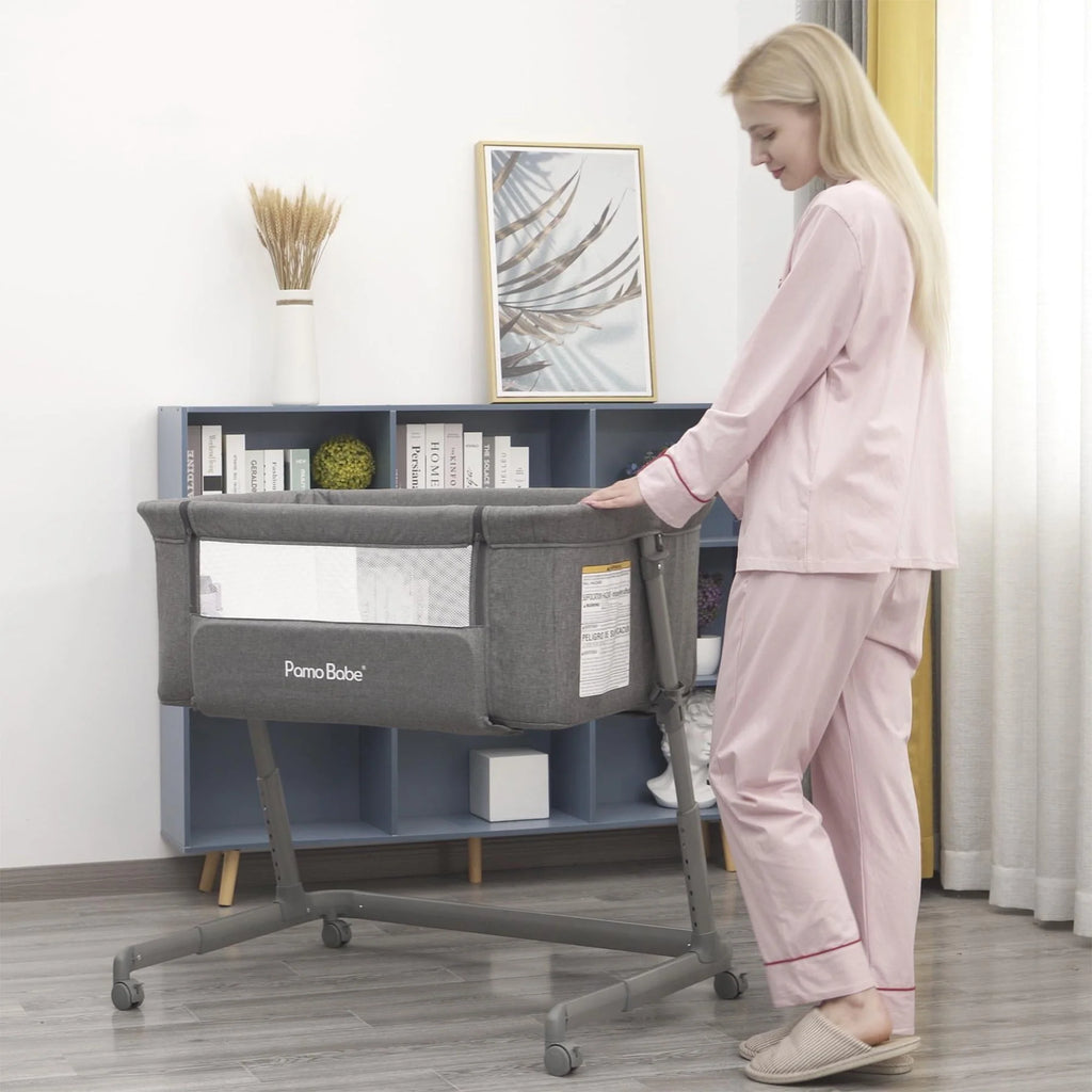 Grey Bassinet with Wheels and Folding Frame G523348